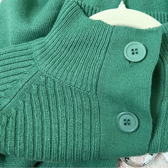 Argee Knit Poncho Button Front Sage Green One Size Fits Most - Picture 10 of 10